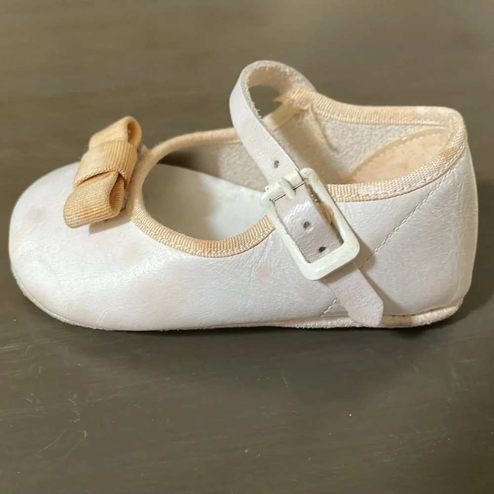 Vintage (from 1960’s) Baby Deer leather Mary Jane style baby/doll shoes